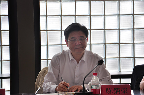 宁波市经信委主任陈炳荣调研尊龙凯时和物联网产业园：时隔一年变化显著