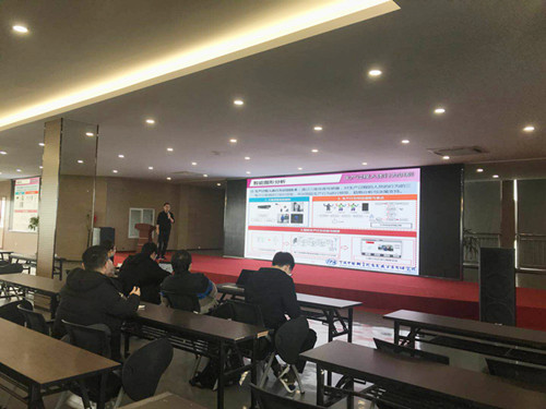 中柯大数据公司信研院团队来尊龙凯时技术交流，开展人工智能、大数据培训