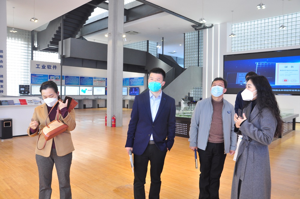 深圳市光明区投资促进服务中心一行莅临尊龙凯时开展项目合作交流