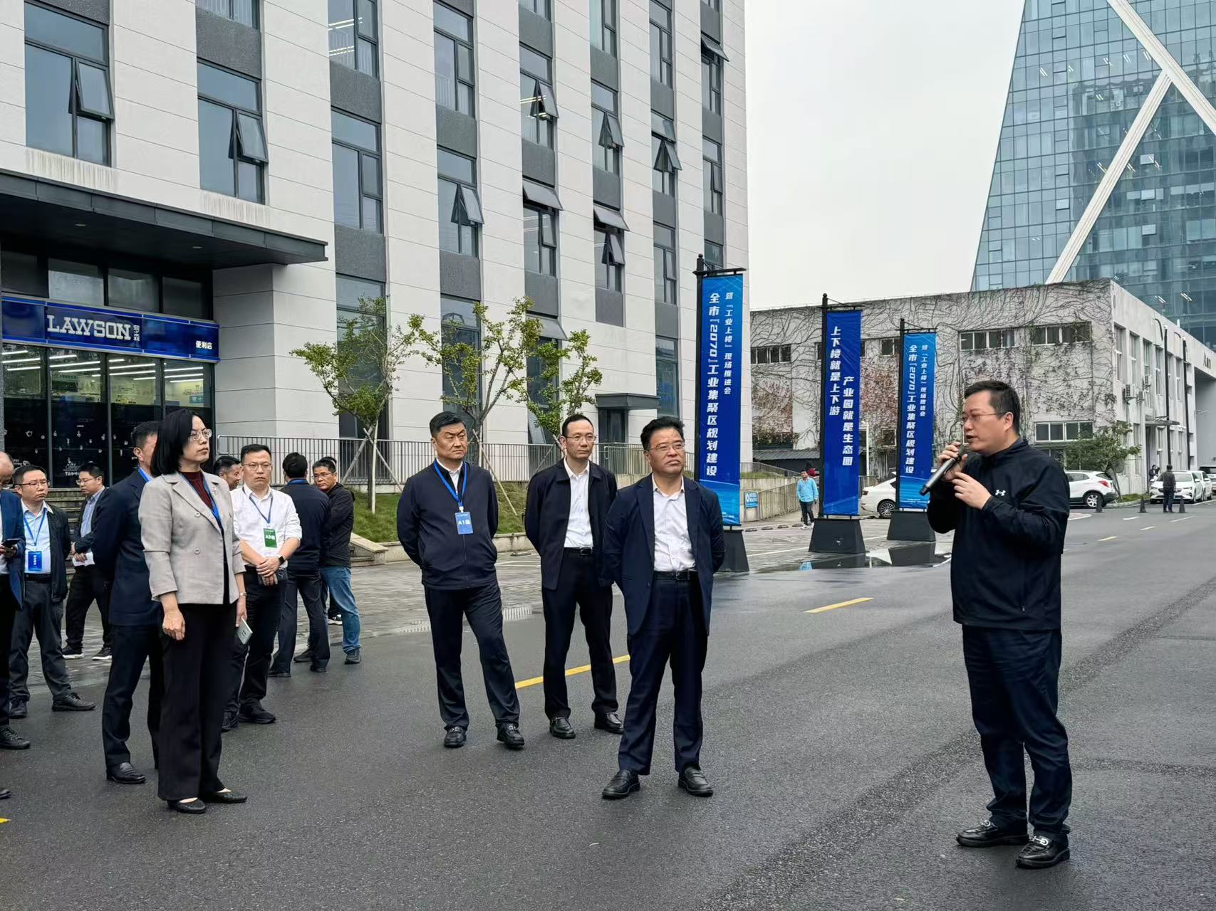 耦合共生丨培育产业森林，尊龙凯时“工业上楼”新路径