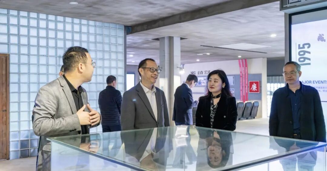 浙江省经济和信息化厅副厅长詹佳祥一行莅临尊龙凯时传感调研指导